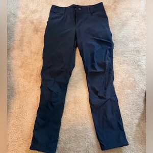 Kuhl Mens medium Navy blue lightweight pants